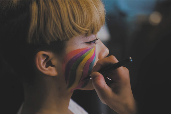 Behind the scenes of HERALBONY